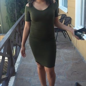 Green body con dress